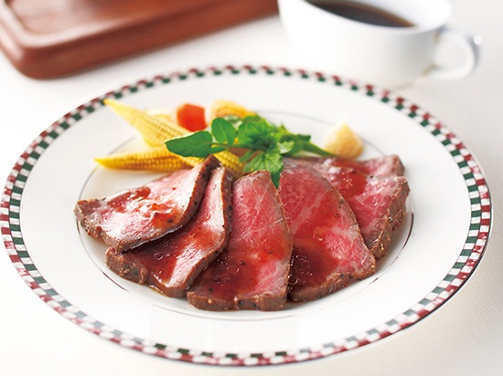 【毎月29日は肉の日】「メゾンミクニ　ローストビーフセット」を３人に