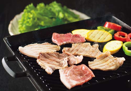 【毎月29日は肉の日】３種食べ比べセット「鹿児島県産黒豚　焼肉用」を３人に